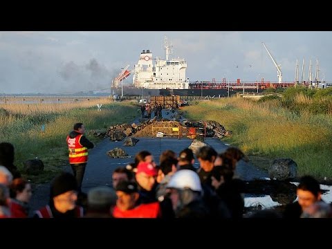 بالفيديو فرنسا على وشك العودة لعصر “الحمير”