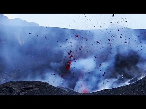 شاهد ثوران بركان اتنا  في صقلية