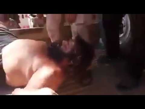 شاهد نشطاء يكشفون بلدوزر