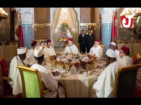 بالفيديو شاهد الملك محمد السادس يقيم مأدبة إفطار في فاس