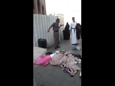بالفيديو شاهد رجل شرطة يضرب فتاة سعودية