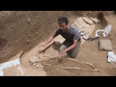 اكتشاف مقبرة في مدينة عسقلان قد تحل لغو الفلستيين