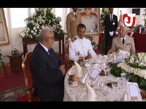 شاهد الملك محمد السادس يقيم مأدبة غداء في تطوان