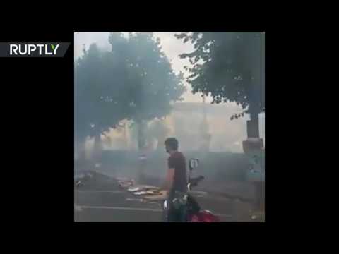 شاهد اشتباكات خلال احتفالات مسرح الشارع في فرنسا