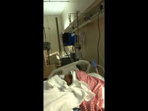 شيخ سعودي يرفع الآذان كاملًا