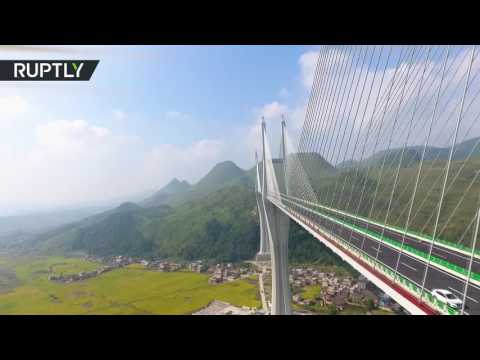 بالفيديو مشاهد لجسر عملاق جديد تم افتتاحه من مقاطعة هونان في الصين
