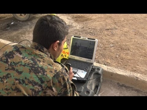 شاهد رسائل عبر الأثير لـداعش والمدنيين في الرقة