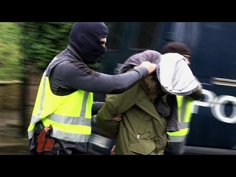 بالفيديو اعتقال مواطن مغربي في إسبانيا بتهمة تجنيد متطرفين لصالح داعش