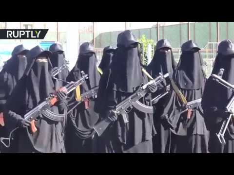 شاهد يمنيات مواليات للحوثي يطالبن بالقتال ضدّ التحالف