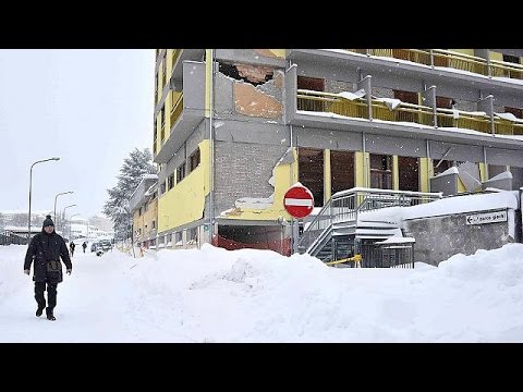 شاهد سكان وسط إيطاليا يرزحون تحت أضرار الزلزال وتساقط الثلوج