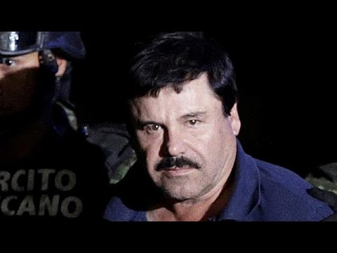 شاهد  المكسيك تُسلّم مهرب المخدرات إل تشابو إلى الولايات المتحدة