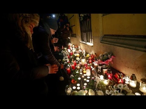 شاهد حداد وطني في المجر بعد مقتل 16 شخصًا