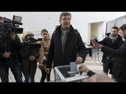 المرشحون للانتخابات التمهيدية لليسار الفرنسي يدعون لمشاركة قوية