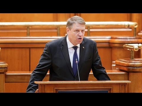 الرئيس الروماني يؤكد أن الدولة باتت بحاجة لحكومة تعمل بشفافية