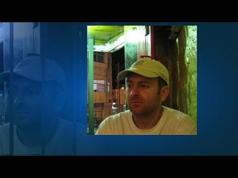 شاهد طرد مدون إسرائيلي من بيلاروسيا إلى أذربيجان