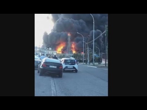 حريق كبير في مجمع كيميائي في فالنسيا