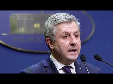 بالفيديو استقالة وزير العدل الروماني إثر احتجاجات معارضة