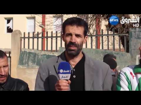شاهد احتجاج عمال النظافة وحراس المدارس أمام بلدية بن شكاو