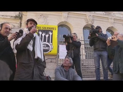 شاهد محاكمة ناشط متهم بمساعدة المهاجرين السريين من فرنسا لإيطاليا