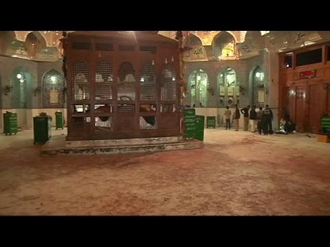 شاهد 70 قتيلا في تفجير انتحاري جنوب باكستان