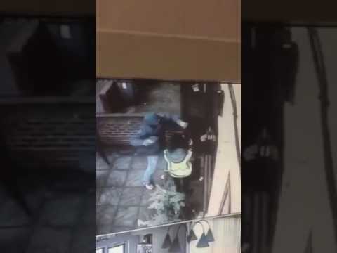 بالفيديو طريقة ماكرة لسرقة المنازل باستخدام الفتيات الحسناوات