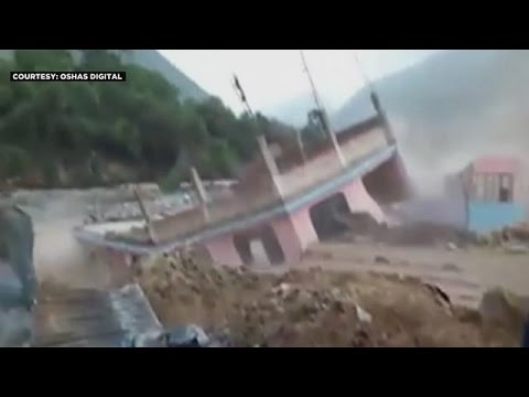 شاهد فيضانات البيرو تخلف 78 قتيلًا على الأقل