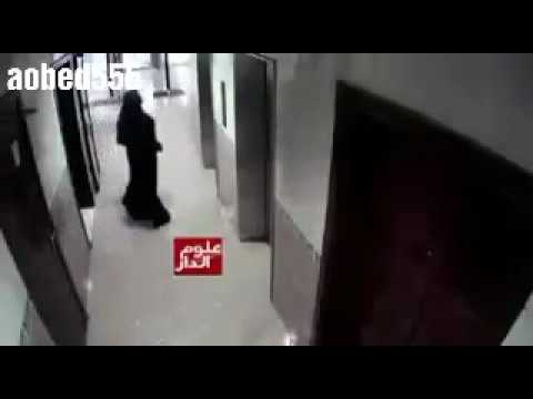 لحظة دخول قاتل متنكر في زيّ نسائي لاغتصاب طفل وقتله