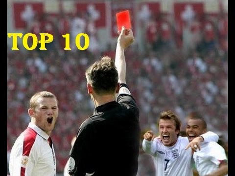 أغرب 10 بطاقات حمراء طريفة في ملاعب الكرة