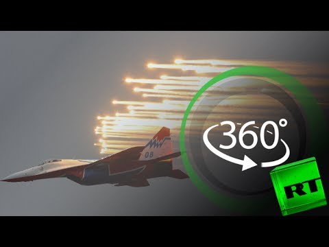 شاهد التحليق مع فريق الخطاطيف الروسي للطيران البهلواني