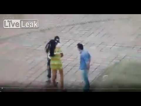 شاهد لص يسرق شاب وفتاة