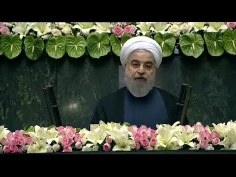 شاهد الرئيس حسن روحاني يقسم اليمين في مجلس الشورى