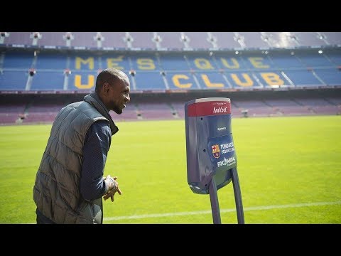 برشلونة يحقّق حلم طفل مريض بزيارة ملعب كامب نو