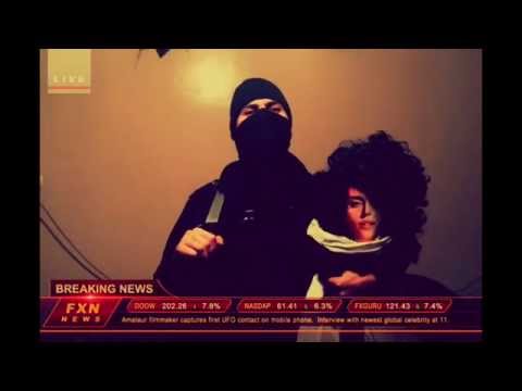 شاب يسخر من داعش بإعدام وسادة قطنية