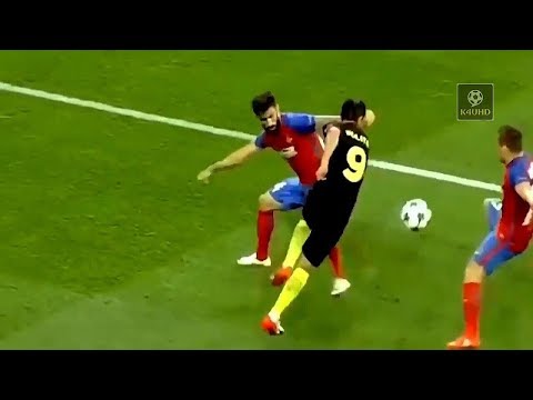 كيفية مرواغة لاعبين أوأكثر للخصم في وقت واحد