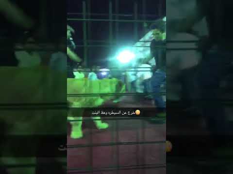 بالفيديو أسد يهاجم طفلة في مدينة جدة السعودية