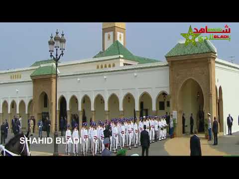 شاهد الملك محمد السادس يذبح أضحية العيد