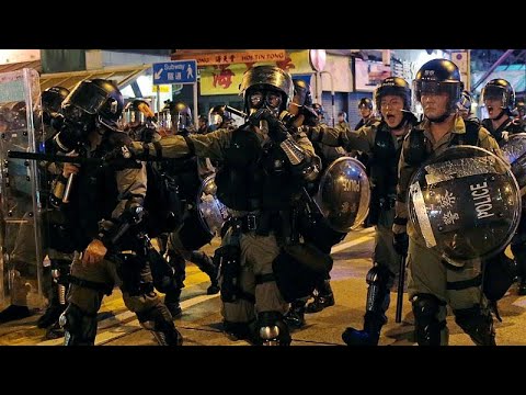شاهد احتجاجات مناوئة للحكومة وأخرى مؤيدة للشرطة في هونغ كونغ