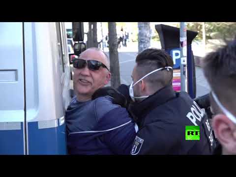 اشتباكات عنيفة بين الشرطة ومحتجي الحجر الصحي في برلين