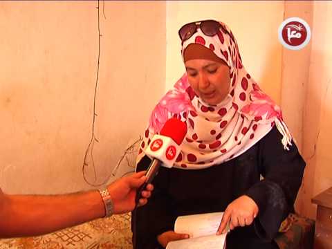 الاحتلال يقتلع بائع الخروب عن درجات باب العامود