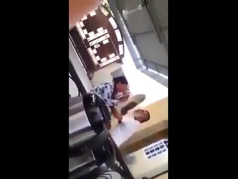 شاهد رجل يعذب خادمته بطريقة وحشية وغير آدمية