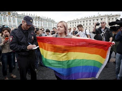 الشرطة الروسية تحظر مسيرة للمثليين في سان بيترسبورغ