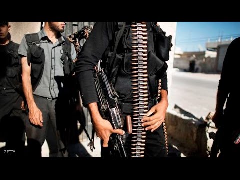 شاهد تنظيم داعش يحاصر معقلًا مهمًا للمعارضة
