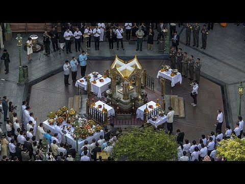 شاهد  استمرار البحث عن منفذ تفجير ضريح إيراوان