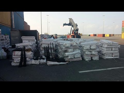 اليونان تضبط سفينة أسلحة متوجهة الى ليبيا