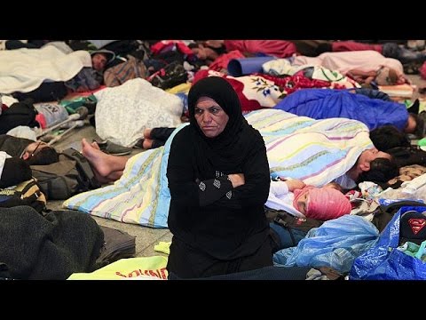 2000 عالق في محطة قطار كيليتي يبيتون في العراء