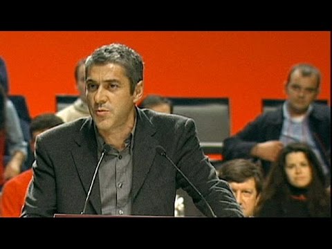 شاهد الوزير الأول البرتغالي يغادر السجن ليوضع تحت الإقامة الجبرية