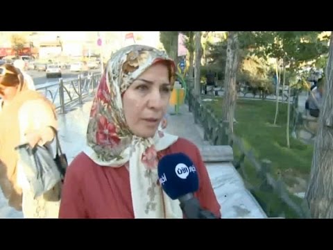 إيرانيون يأملون انتعاشاً للإستثمار والسياحة مع دول الجوار