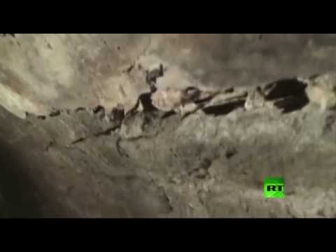 شاهد عمال مكسيكيون يعثرون على نفقين أثريين عمرهما 500 عام