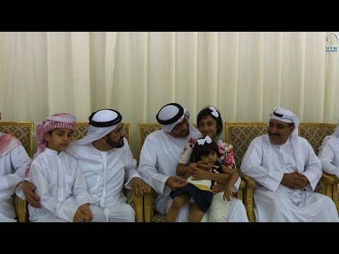 شاهد محمد بن راشد ومحمد بن زايد يعزيان أسرة الشهيد