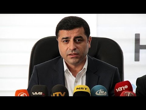 شاهد تشاؤم في تركيا بشأن إجراء انتخابات في البلاد